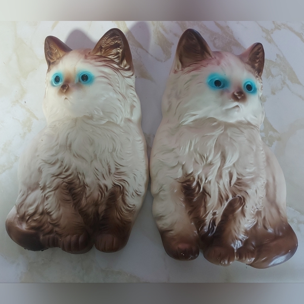 Vintage kittens wall hanger